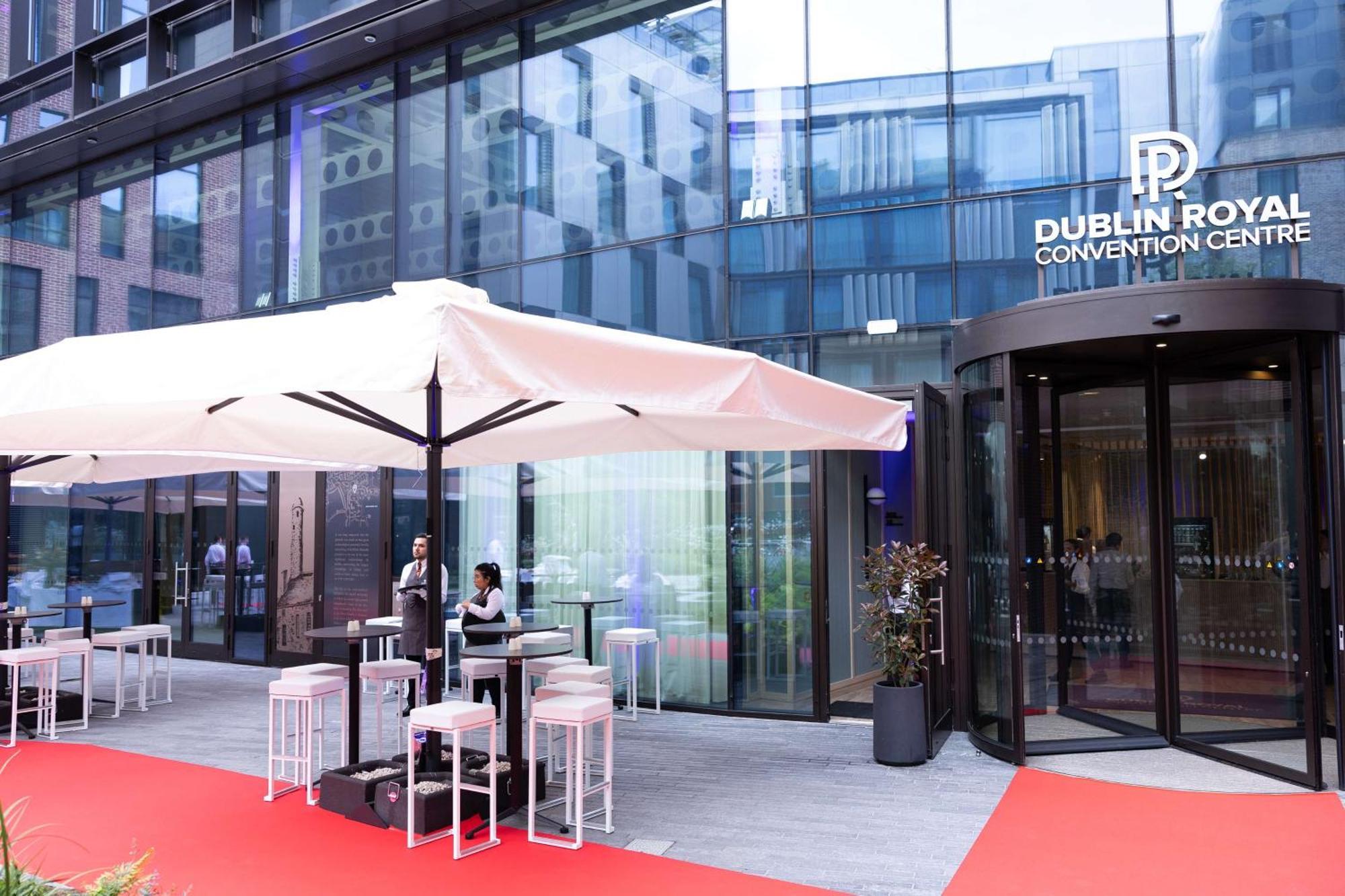 Radisson Blu Royal Hotel Dublín Exterior foto