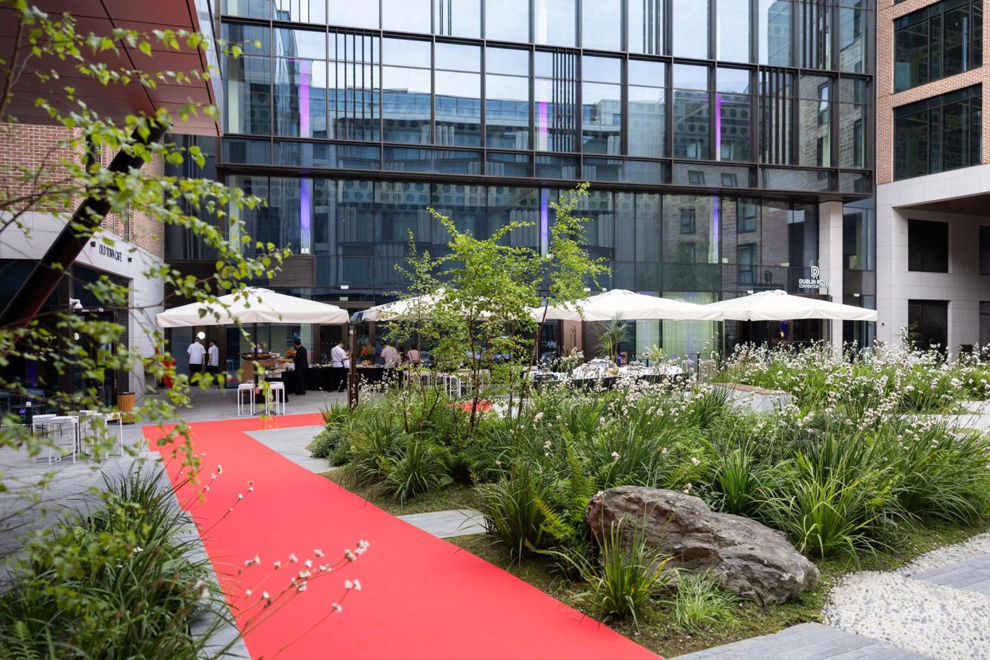 Radisson Blu Royal Hotel Dublín Exterior foto